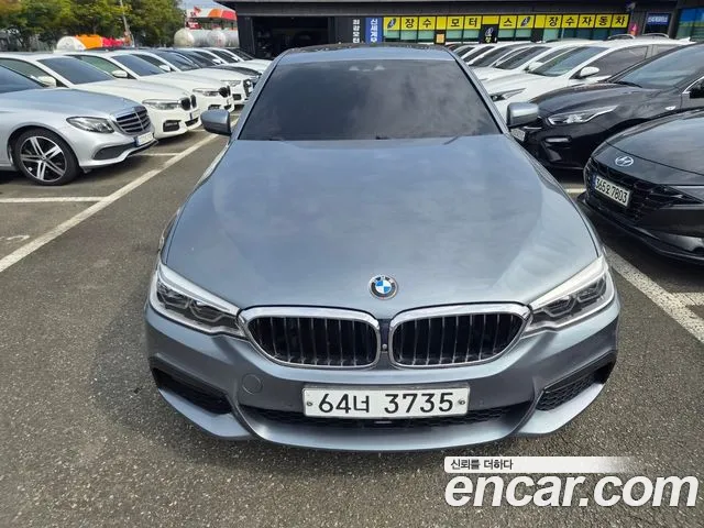 BMW 5-Series 2018 thumb 12