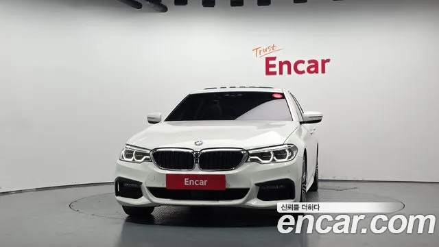 BMW 5-Series 2019 thumb 3