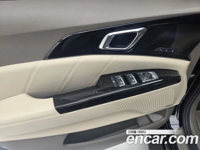 Kia Carnival 2022 thumb 10