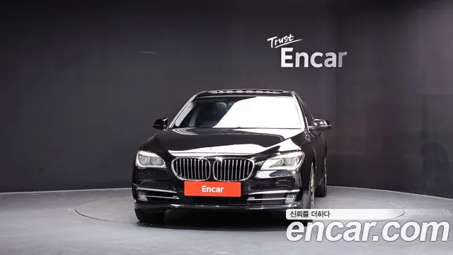 BMW 7-Series 2014 thumb 2