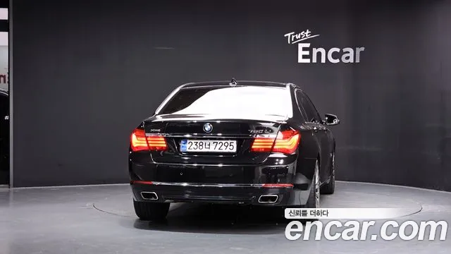 BMW 7-Series 2014 thumb 3