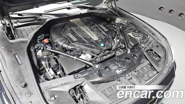 BMW 7-Series 2014 thumb 5