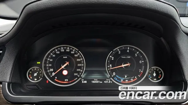 BMW 7-Series 2014 thumb 7
