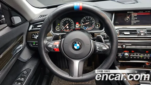 BMW 7-Series 2014 thumb 11