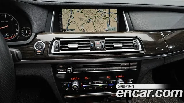 BMW 7-Series 2014 thumb 12