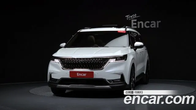 Kia Carnival 2023 thumb 2