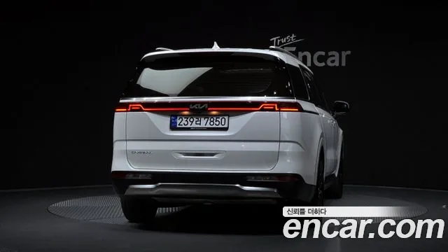 Kia Carnival 2023 thumb 3