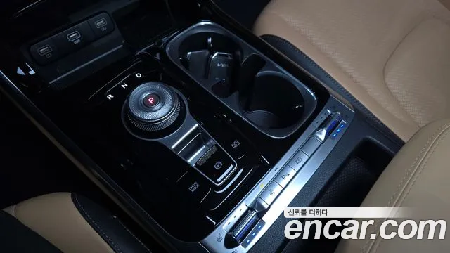 Kia Carnival 2023 thumb 8