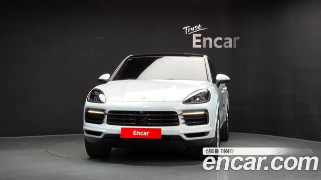 Porsche Cayenne 2021 thumb 2