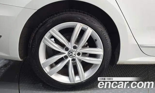 Volkswagen Passat (North America and China) 2018 thumb 5