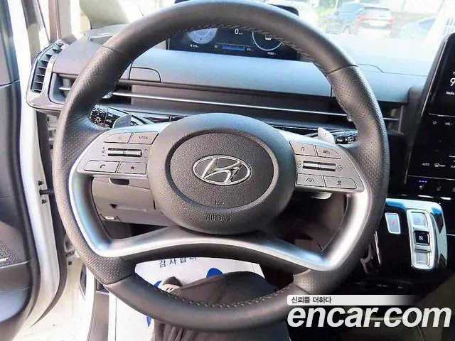 Hyundai Staria 2023 thumb 7