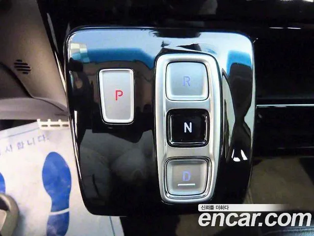 Hyundai Staria 2023 thumb 8