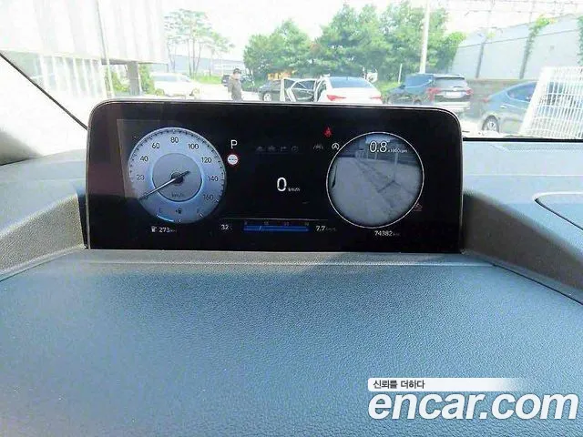 Hyundai Staria 2023 thumb 9