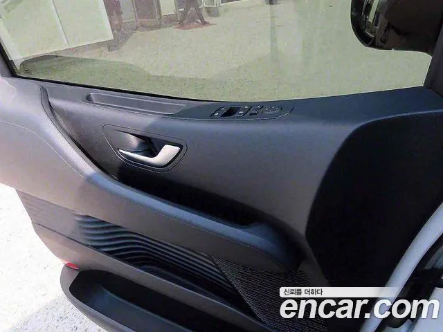 Hyundai Staria 2023 thumb 10