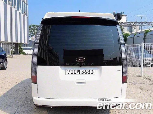 Hyundai Staria 2023 thumb 11