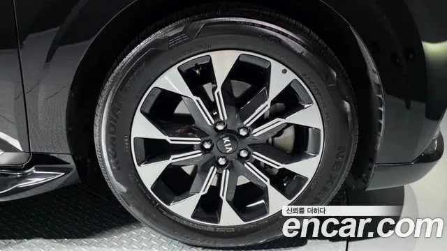 Kia Carnival 2021 thumb 5