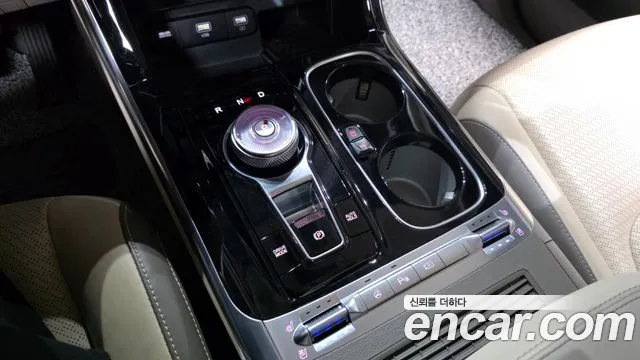 Kia Carnival 2021 thumb 9