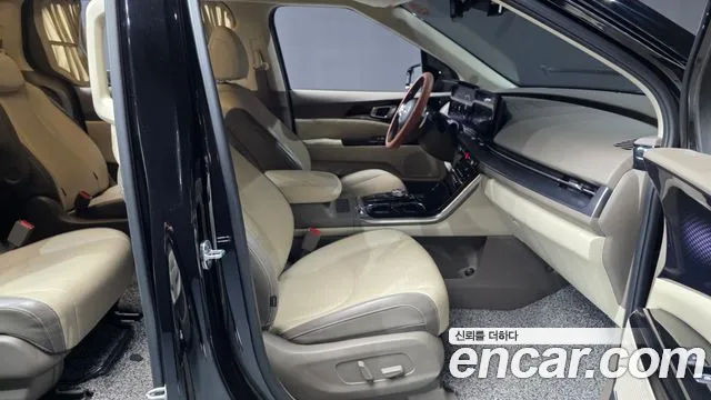 Kia Carnival 2021 thumb 11