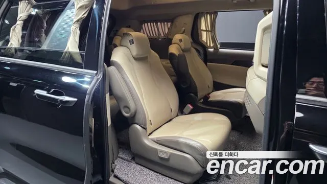 Kia Carnival 2021 thumb 12