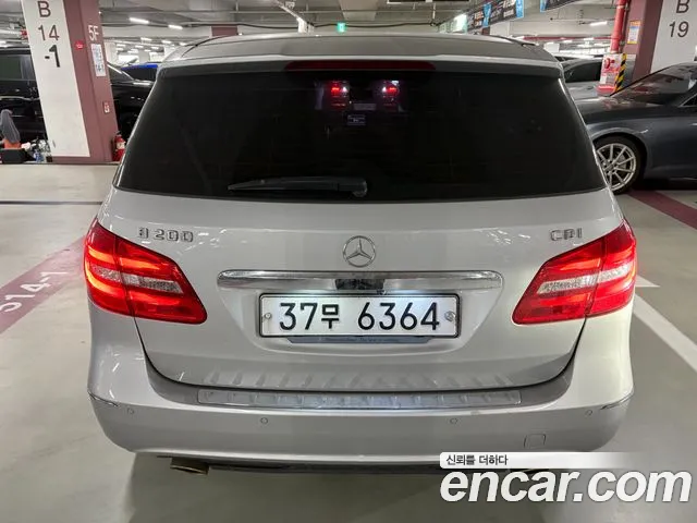 Mercedes-Benz B-Class 2012 thumb 2