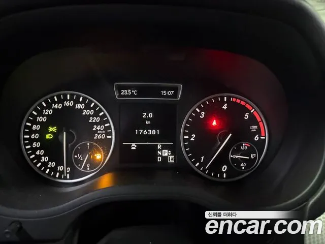 Mercedes-Benz B-Class 2012 thumb 3
