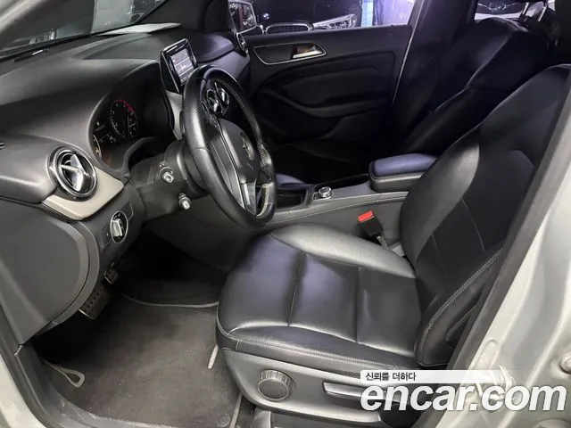 Mercedes-Benz B-Class 2012 thumb 4