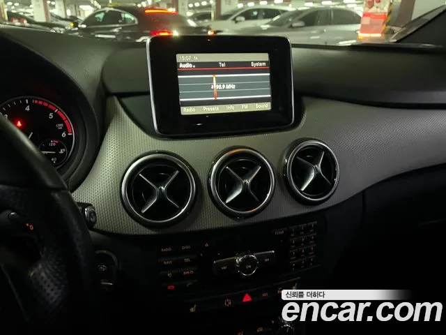 Mercedes-Benz B-Class 2012 thumb 6