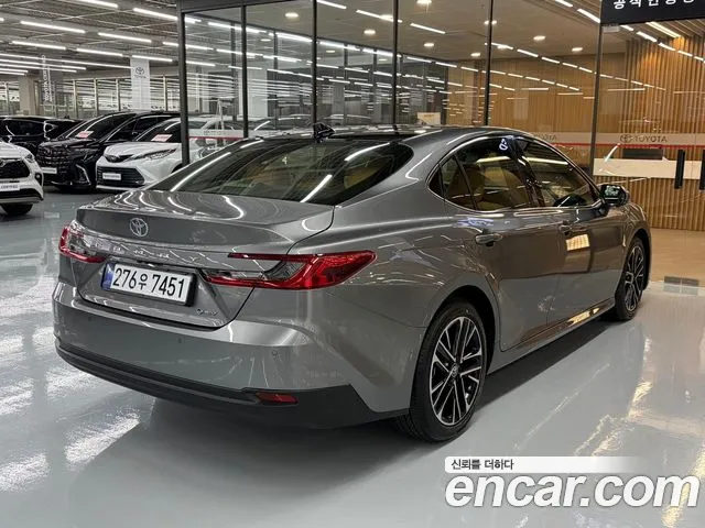 Toyota Camry 2026 thumb 2