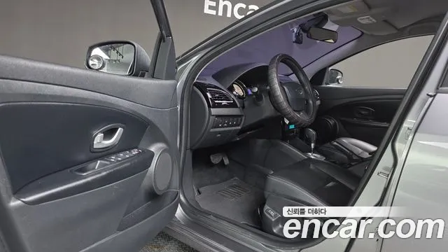 Renault-KoreaSamsung Fluence 2016 thumb 10