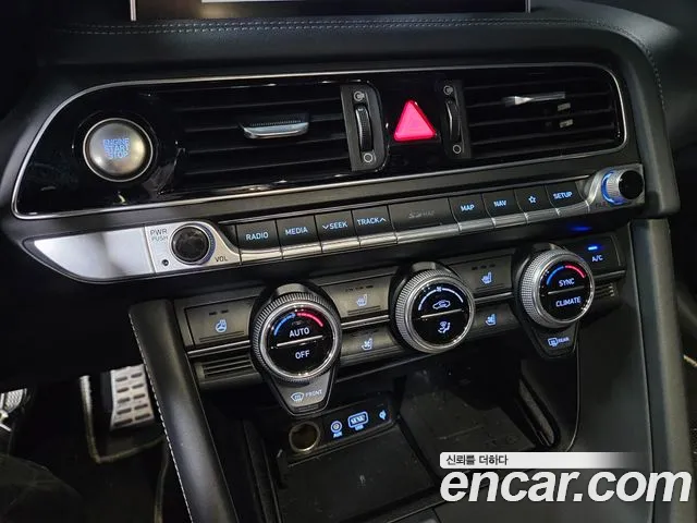 Genesis G70 2018 thumb 8