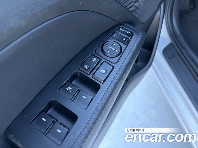 Hyundai Avante 2016 thumb 9