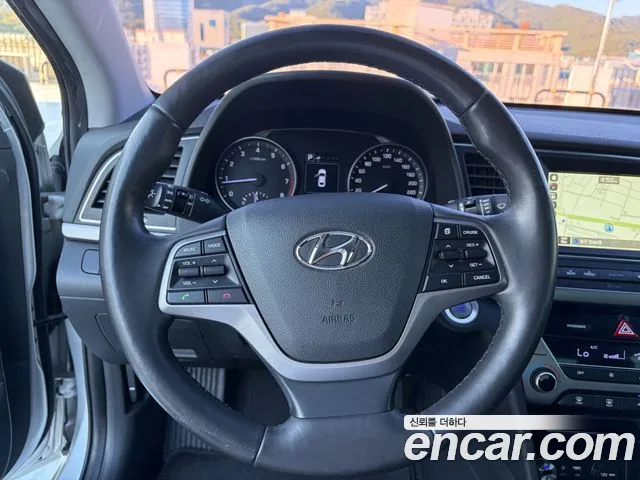 Hyundai Avante 2016 thumb 10
