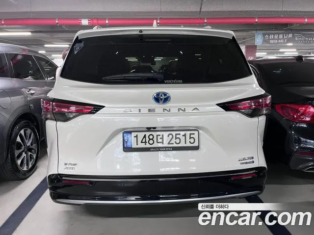 Toyota Sienna 2021 thumb 2