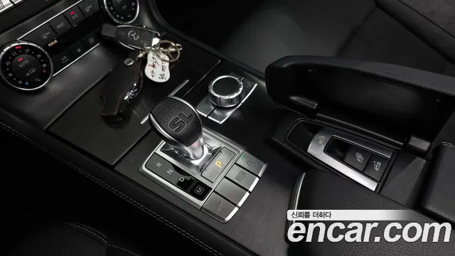 Mercedes-Benz SL-Класс 2017 thumb 9