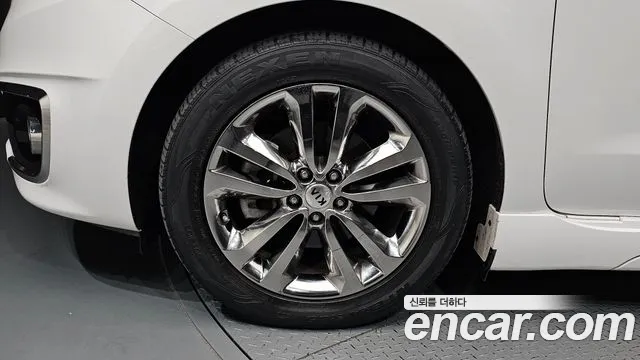 Kia Carnival 2014 thumb 5