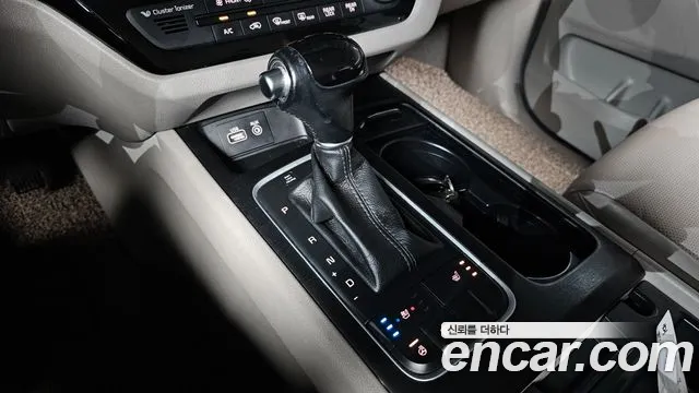 Kia Carnival 2014 thumb 9