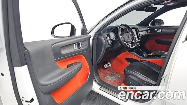Volvo XC40 2020 thumb 10