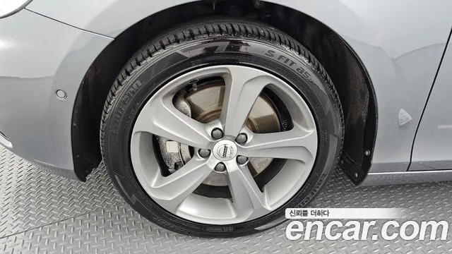 Volvo V40 2017 thumb 5