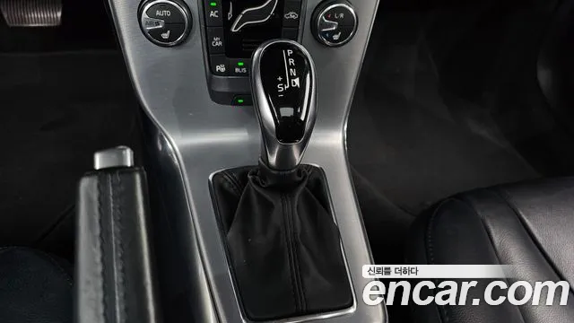 Volvo V40 2017 thumb 9