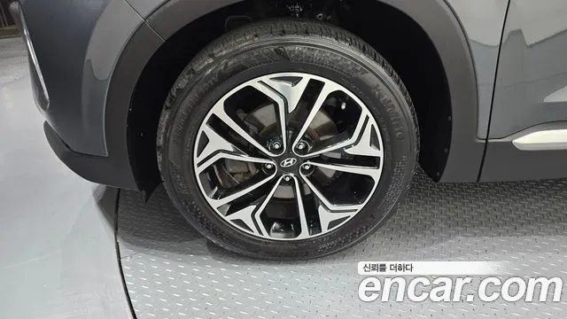 Hyundai Santa Fe 2018 thumb 5