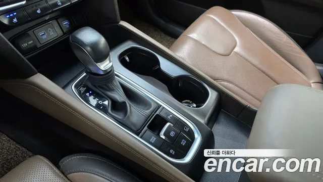 Hyundai Santa Fe 2018 thumb 9