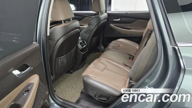 Hyundai Santa Fe 2018 thumb 12