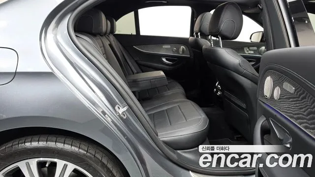 Mercedes-Benz E-Класс 2023 thumb 10