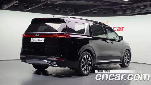 Kia Carnival 2021 thumb 2
