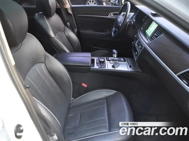 Genesis G80 2017 thumb 10
