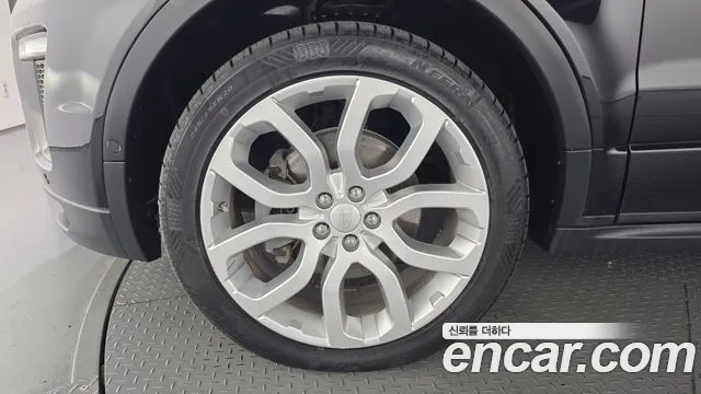 Land Rover Range Rover Evoque 2016 thumb 5