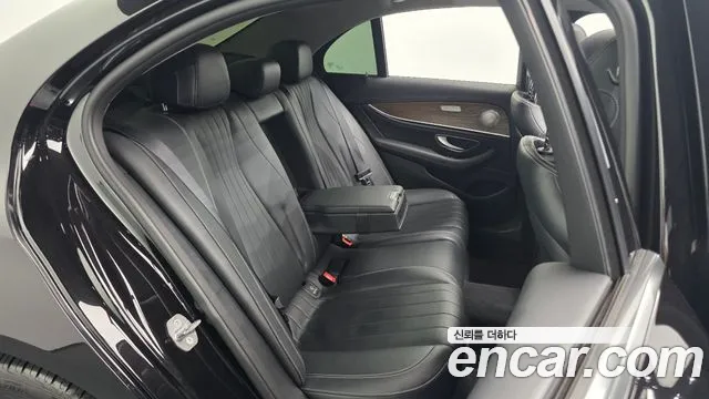 Mercedes-Benz E-Класс 2018 thumb 10