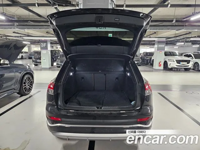 Audi Q4 e-tron 2022 thumb 3