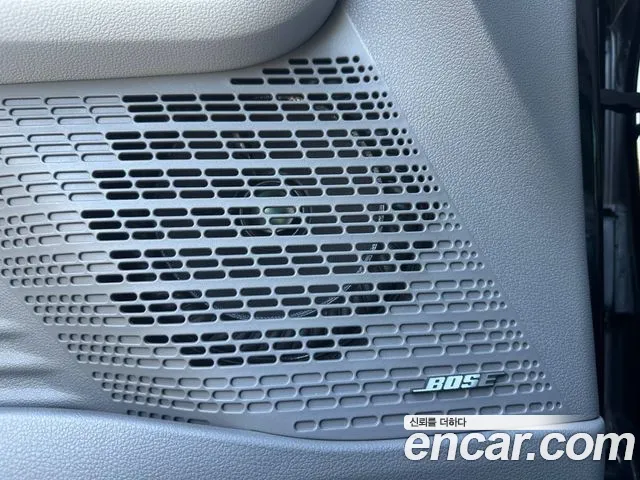 Hyundai Staria 2025 thumb 3
