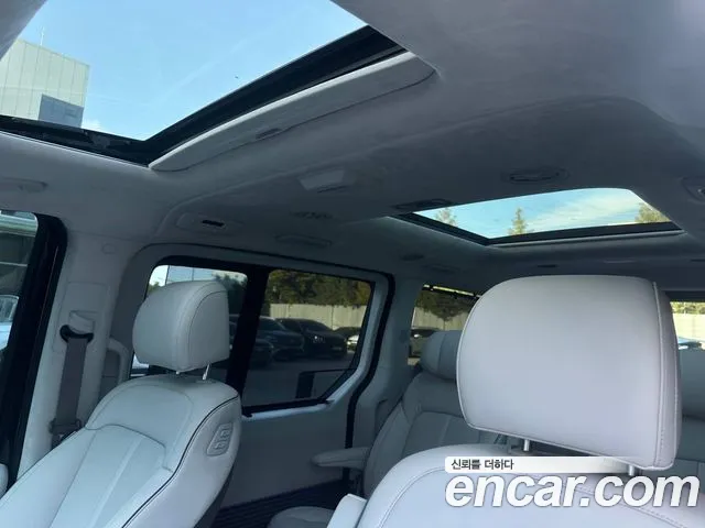 Hyundai Staria 2025 thumb 10